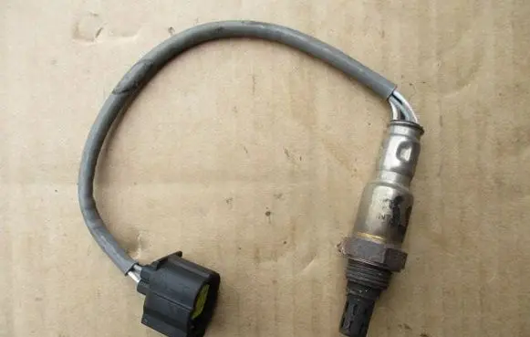 Mitsubishi Space Star Lambda probe sensor 0ZA639M12