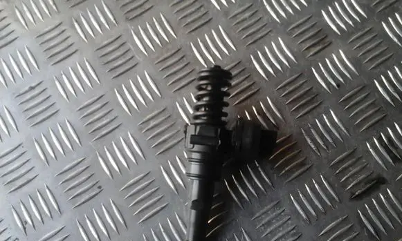 Audi A4 S4 B5 8D Fuel injector 038130073cx