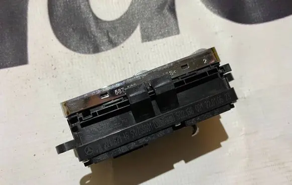 Mercedes-Benz S W221 Electric window control switch A2218214651 2218214651