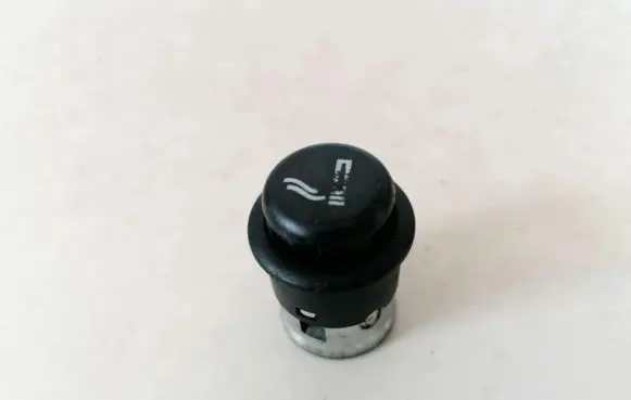 Volkswagen Polo IV 9N3 Cigarette lighter 