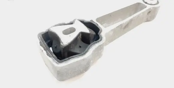 Volvo S60 Engine mount bracket 30793322
