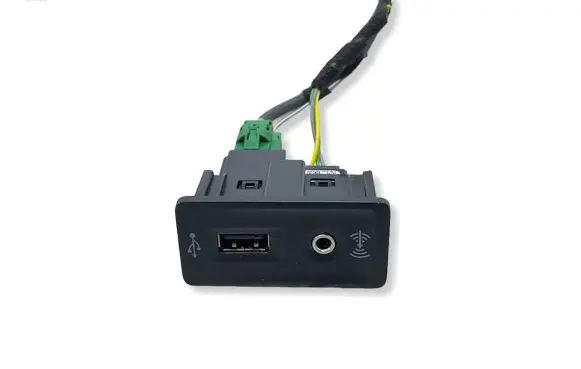 Volkswagen PASSAT B8 USB socket connector 5G0035222E 5Q0035726E 5Q0035724