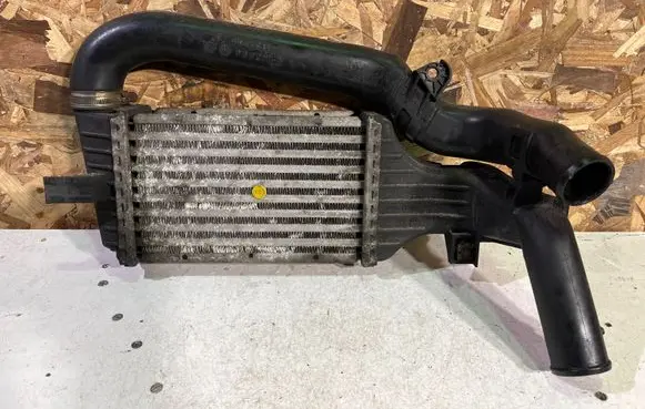 Opel Zafira A Intercooler air channel guide 09129519