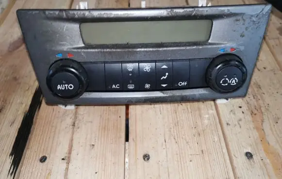Renault Laguna II Climate control unit 8200181132D