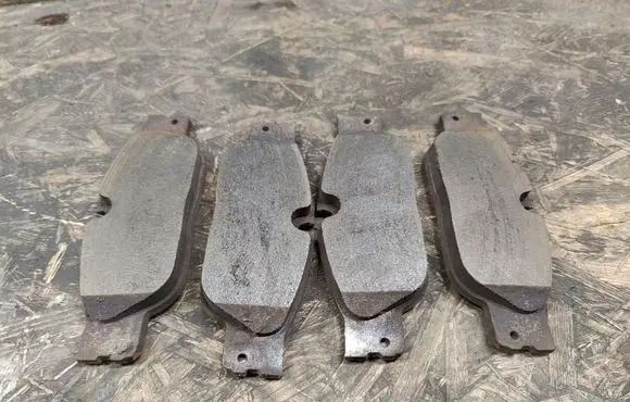 Jaguar XJ X350 Brake pads (front) 