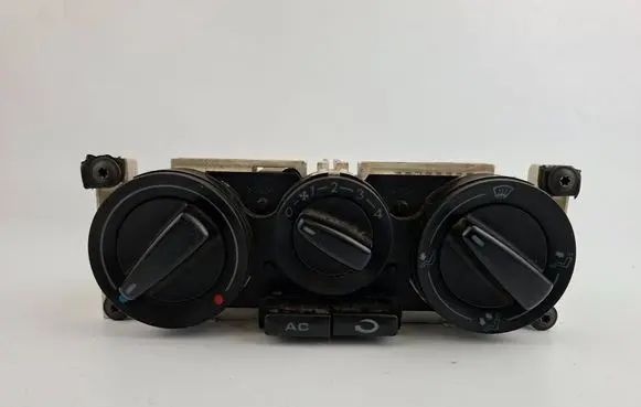 Volkswagen PASSAT B5 Climate control unit 1J0820045G01C