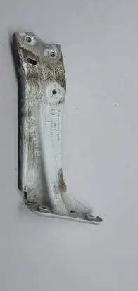 Fender mounting bracket