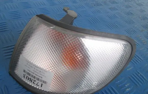 Nissan Sunny Front indicator light