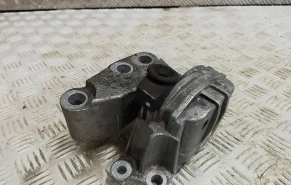 Jeep Renegade Engine mount bracket 00520497420 02255 0A236