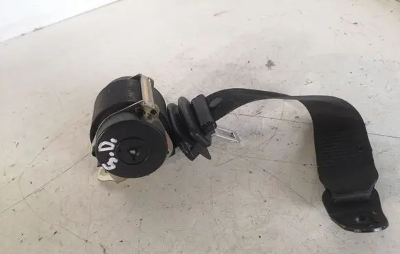 Mini One - Cooper R50 - 53 Rear seatbelt