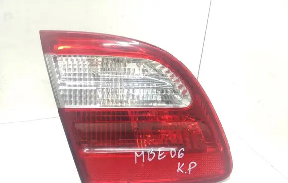 Mercedes-Benz E W211 Tailgate rear/tail lights A2118201364
