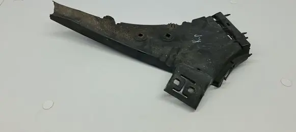 Front bumper mounting bracket