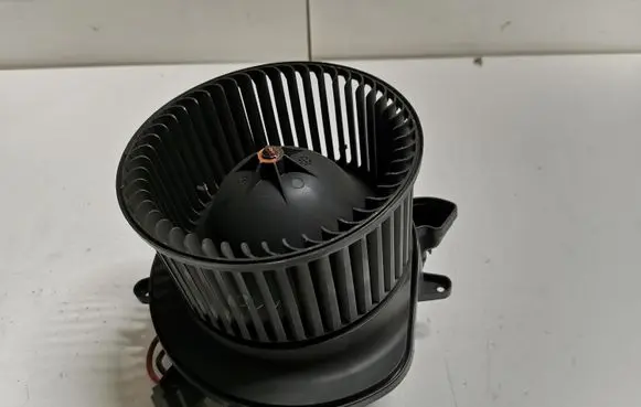 Ford Mustang VI Heater fan/blower FR3B19846A