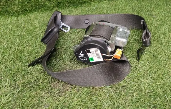 Opel Zafira C Front seatbelt 13394802