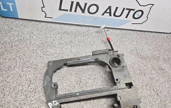 BMW 5 E39 Front door exterior handle/bracket 51218245352