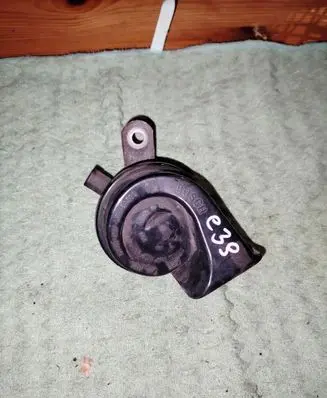 BMW 5 E39 Horn signal 70388157