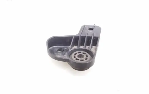 Radiator mount bracket