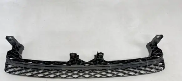 Volkswagen PASSAT B7 Front bumper mounting bracket 3AA807571