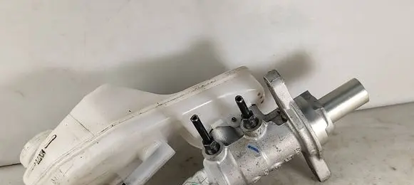 Nissan Qashqai J12 Master brake cylinder 0204862312