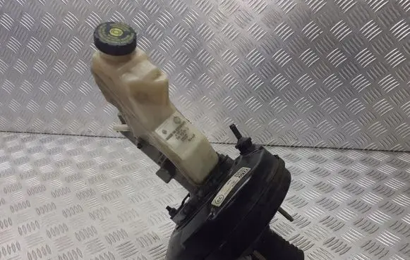 Toyota Corolla E120 E130 Brake booster LSH6533