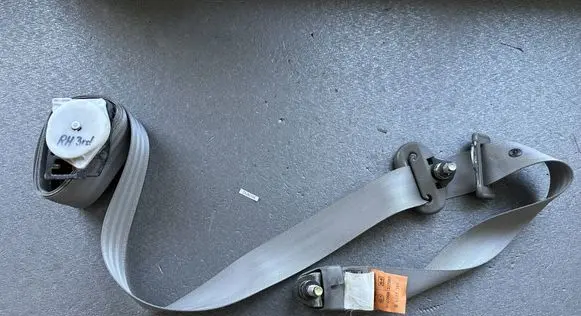 Rear seatbelt
