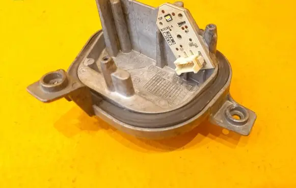 BMW X1 F48 F49 Voltage converter/converter module 90066719