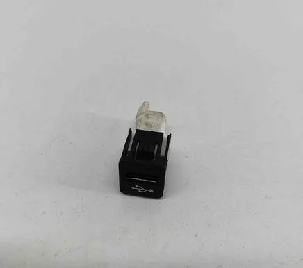 BMW 3 G20 G21 USB socket connector 9229294