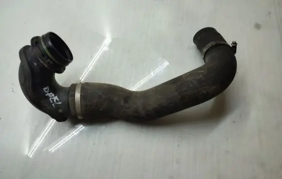 Opel Insignia A Engine coolant pipe/hose