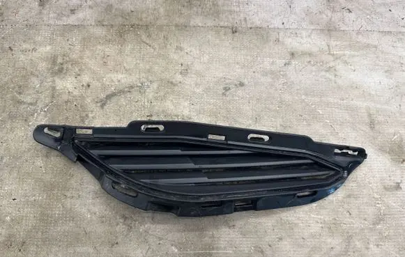 Rear bumper corner part panel trim