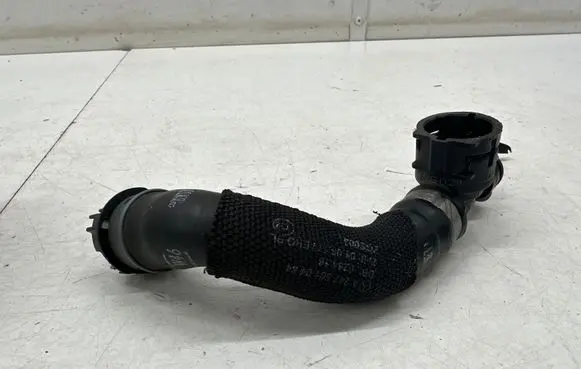 Mercedes-Benz A W177 Engine coolant pipe/hose