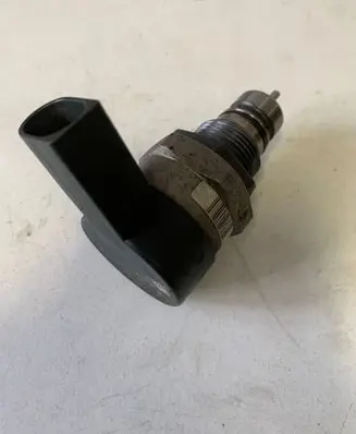 BMW 5 E60 E61 Fuel pressure sensor 0281002481