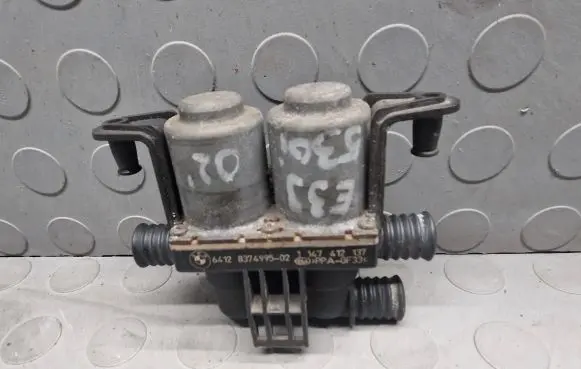 BMW 5 E39 Coolant heater control valve 8374995