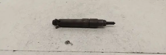 Audi A6 S6 C4 4A Fuel injector 046130301B