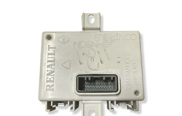 Renault Clio IV GPS navigation control unit/module 281139717