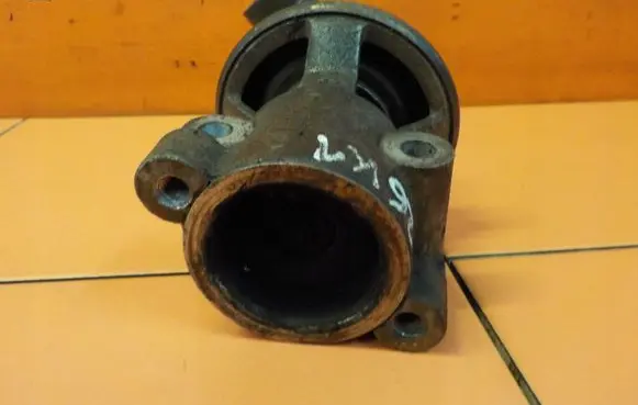 Mitsubishi Pajero Sport II EGR thermostat K5T7258