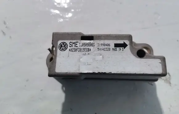 Ford Galaxy Airbag deployment crash/impact sensor IJ0909606G