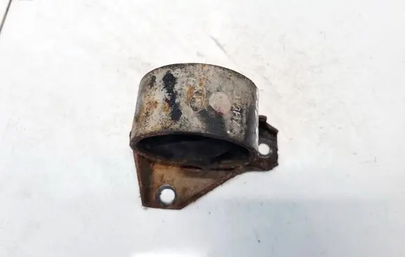 Engine mount bracket