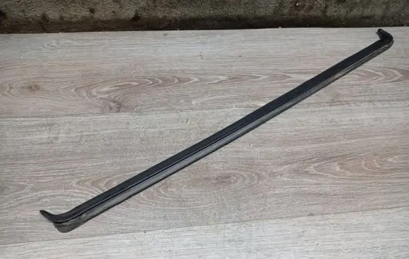 Volvo V70 Front door glass trim molding 