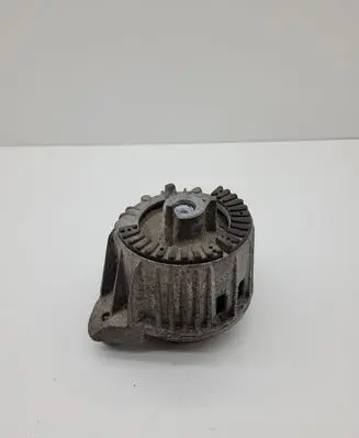 Mercedes-Benz E W212 Engine mount bracket A2122404217