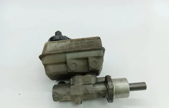 Master brake cylinder