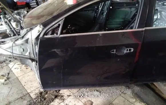 Volvo V60 Front door
