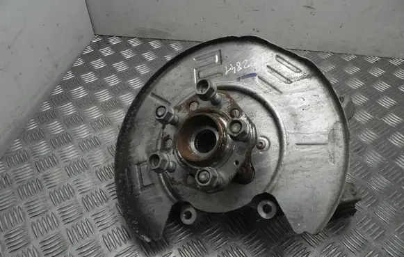 Rear wheel hub