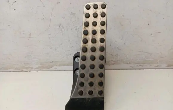 Mercedes-Benz GLC X253 C253 Accelerator throttle pedal A2533000104