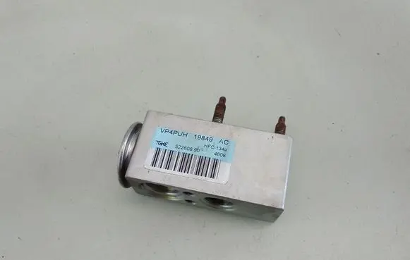 Air conditioning (A/C) expansion valve