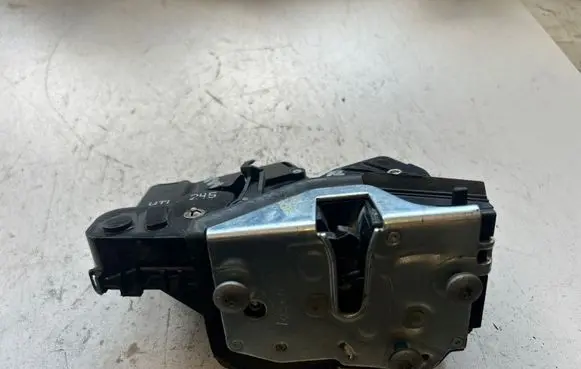 BMW 3 E46 Rear door lock 7011245