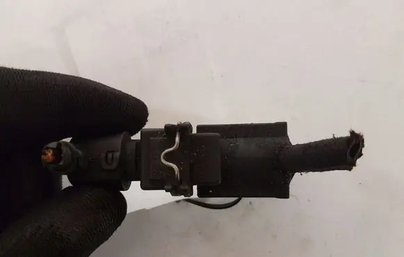 BMW 5 E60 E61 Turbo solenoid valve 70231800 7810831