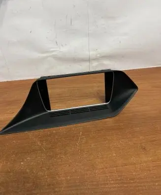 Mercedes-Benz E W212 Radio/GPS head unit trim A2126802136 D487