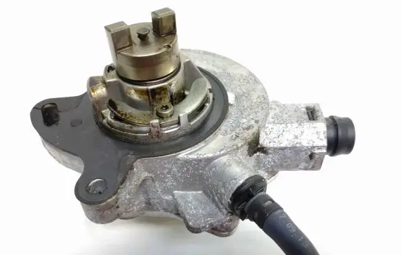 Ford Focus Vacuum pump CM5G2A451GA
