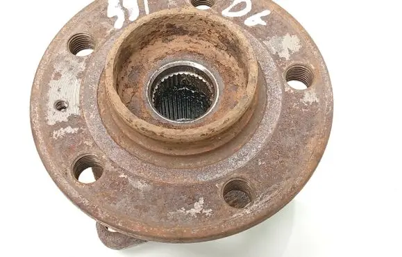 Volvo XC70 Rear wheel hub