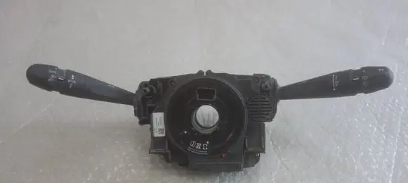 Wiper turn signal indicator stalk/switch